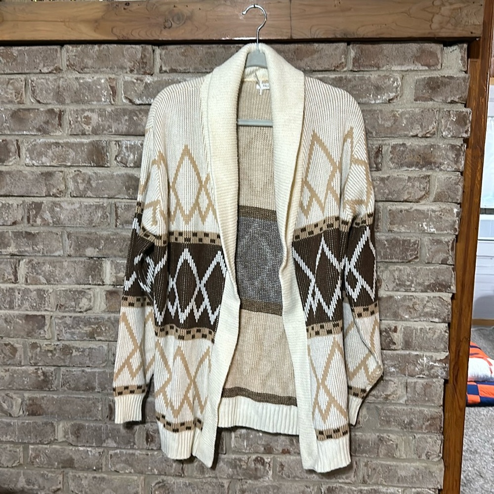 Beautiful vintage cardigan.